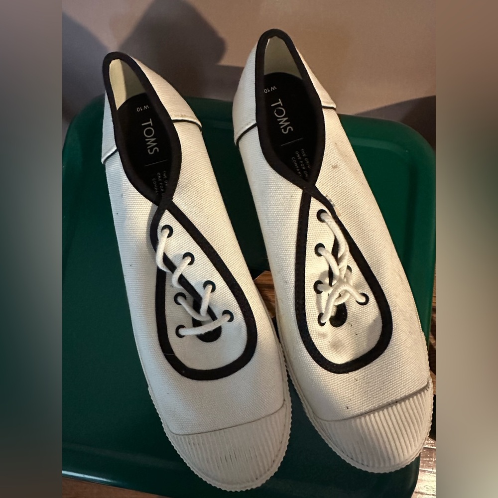 Toms Lace Up Sneakers- White